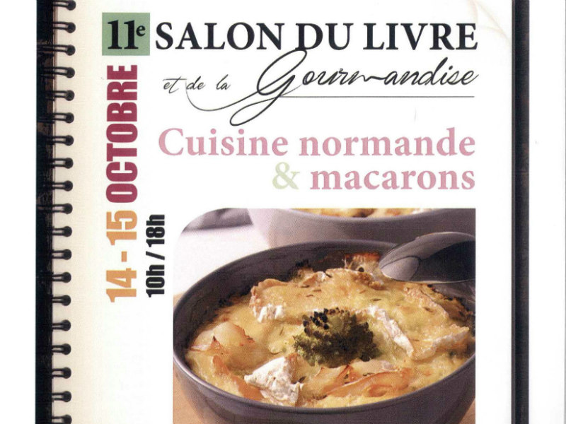 Salon du Livre et de la gourmandise Livarot 2017 - ©Office de Tourisme du Pays de Livarot Salon du Livre et de la gourmandise Livarot 2017 - ©Office de Tourisme du Pays de Livarot