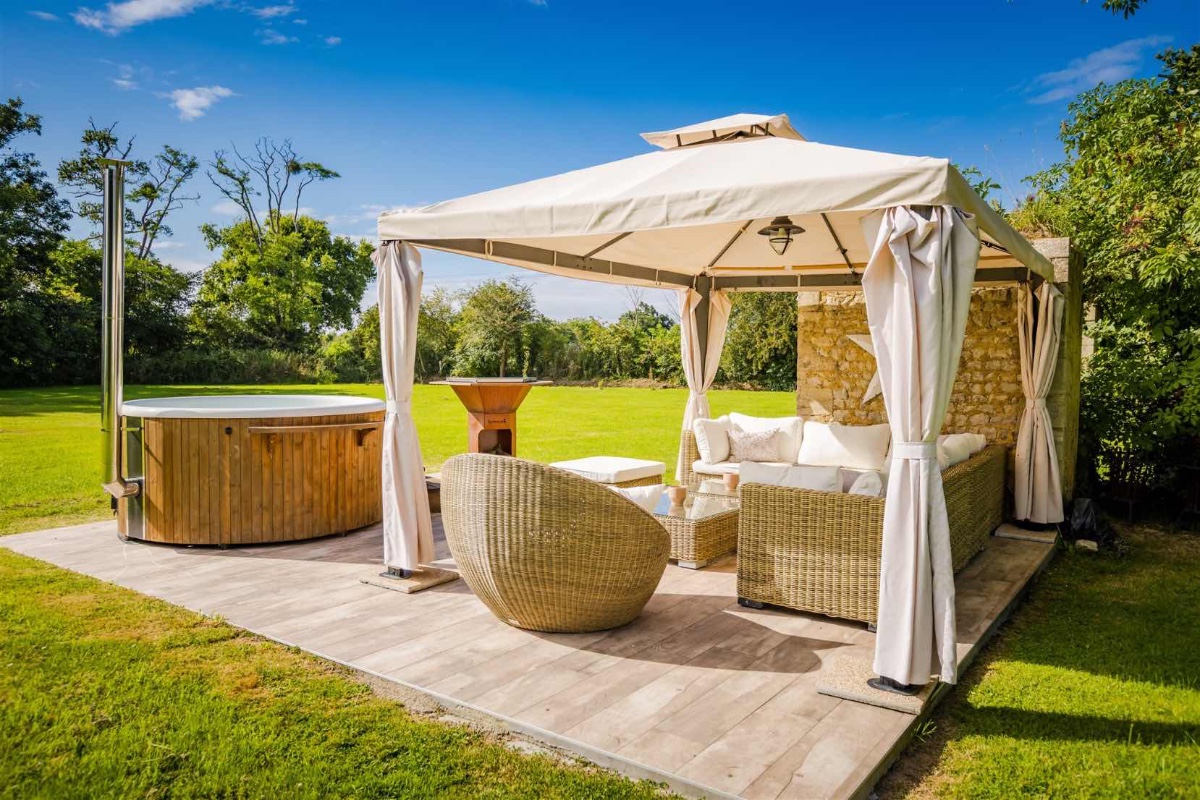 Terrasse jardin hot tub