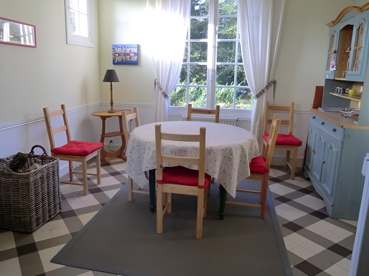 Thierry Odend'hal - Le Chalet du Chateau de Courtonne - Gite - Courtonne-les-deux-églises (5) Thierry Odend'hal - Le Chalet du Chateau de Courtonne - Gite - Courtonne-les-deux-églises (5)