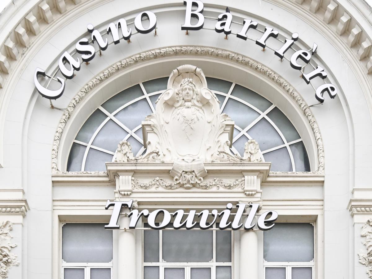 Trouville-Casino Trouville-façade-4