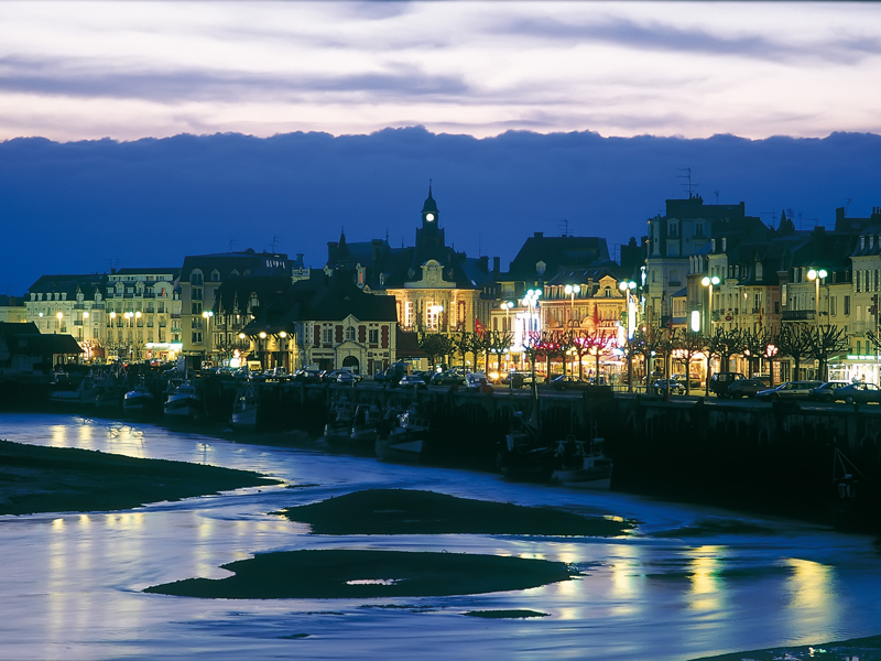 Port de Trouville sur mer la nuit - ©Calvados Tourisme Port de Trouville sur mer la nuit - ©Calvados Tourisme