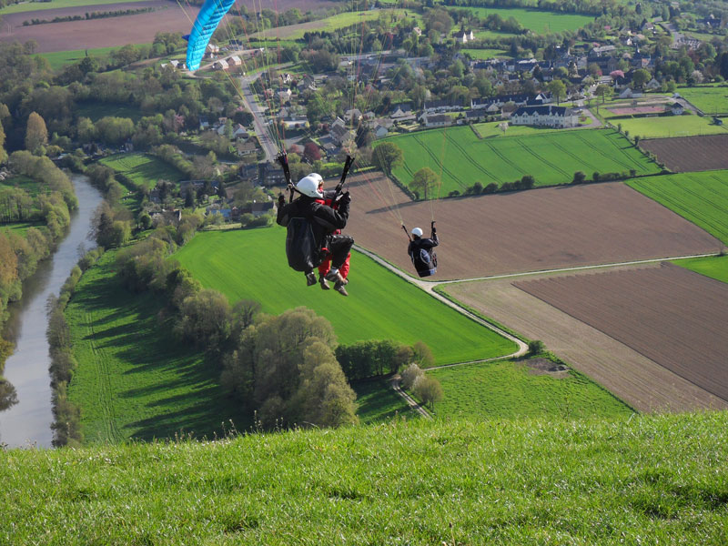 Vol parapentes Calvados (2) - ©P. Grigy Vol parapentes Calvados (2) - ©P. Grigy