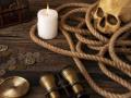assortiment-d-artefacts-de-pirates-et-de-primes