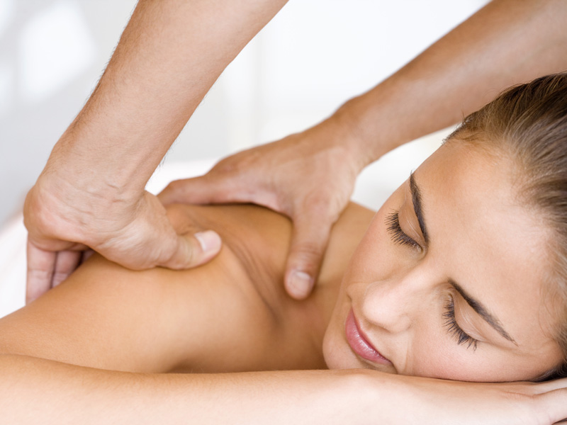 Bien etre massage - ©©Thinkstock- Calvados Tourisme Bien etre massage - ©©Thinkstock- Calvados Tourisme