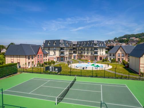 Blonville Le Victoria - tennis view