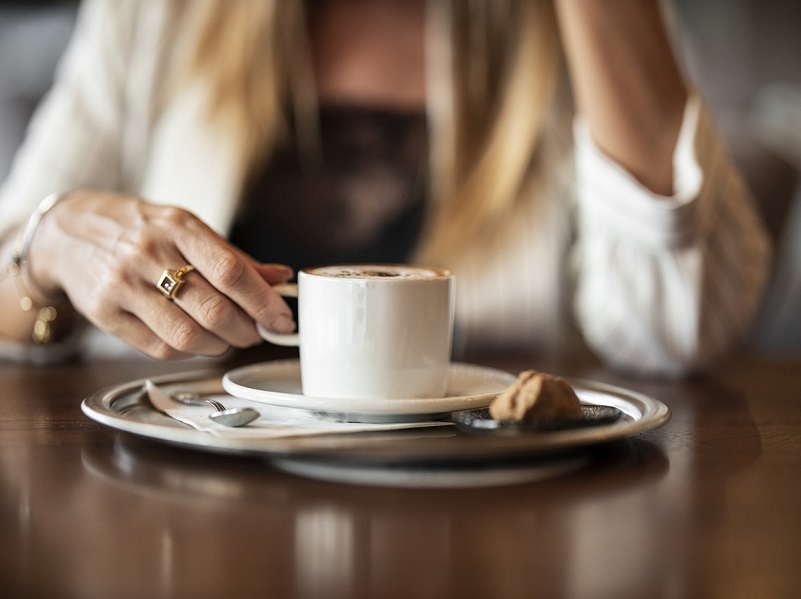 café