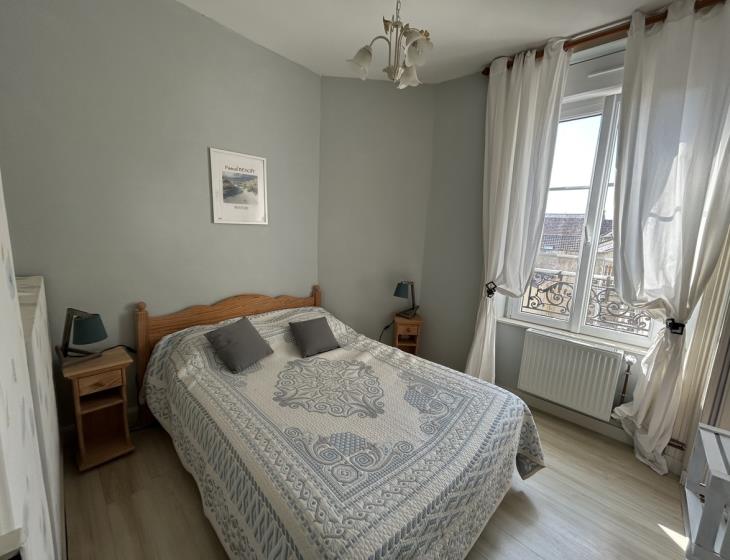 chambre-marille-gouffe-lit-courseulles