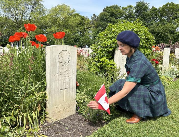 cimetiere-militaire-canadien-beny-reviers-tenues-annees-40-credit-nathalie-papouin (1) (1)