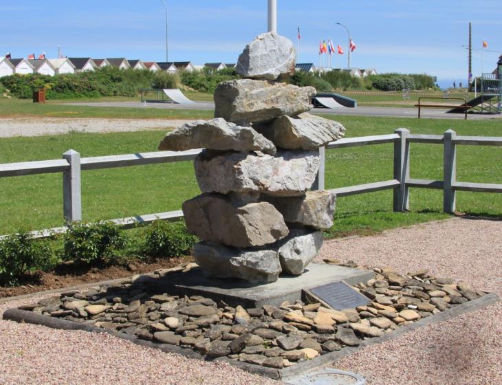 inukshuk-monument-canadien-bernieres