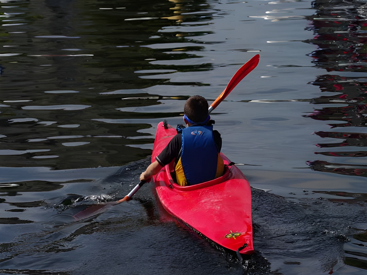 kayak à la base municipale de Caen kayak à la base municipale de Caen