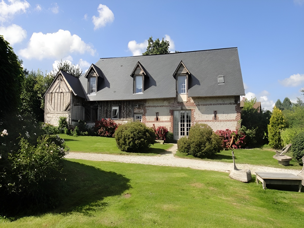 Le Pressoir à Gonneville sur Honfleur, extérieur - ©M. Fourès - Clévacances Le Pressoir à Gonneville sur Honfleur, extérieur - ©M. Fourès - Clévacances
