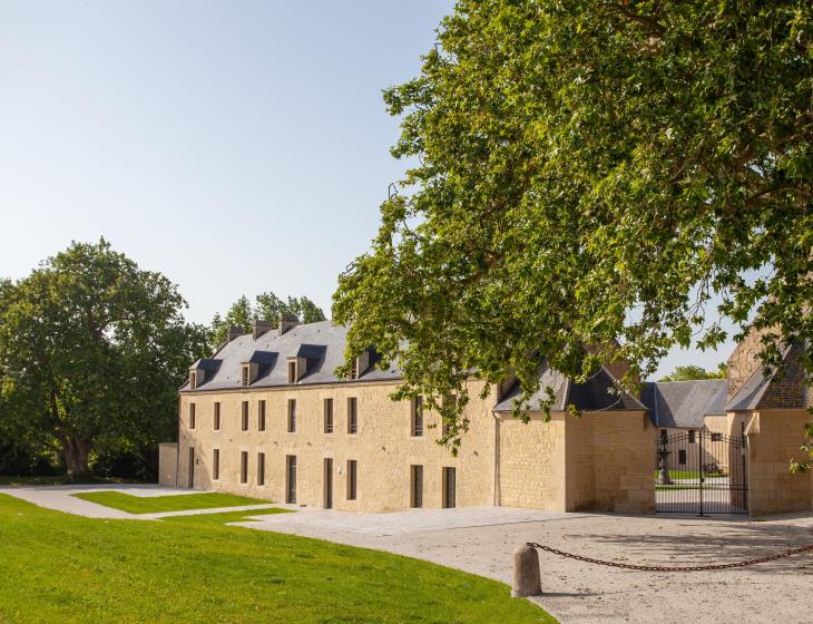 Bâtiment Domaine de la cour des Lys