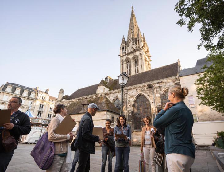 place Bouchard devant la statue de Malherbe