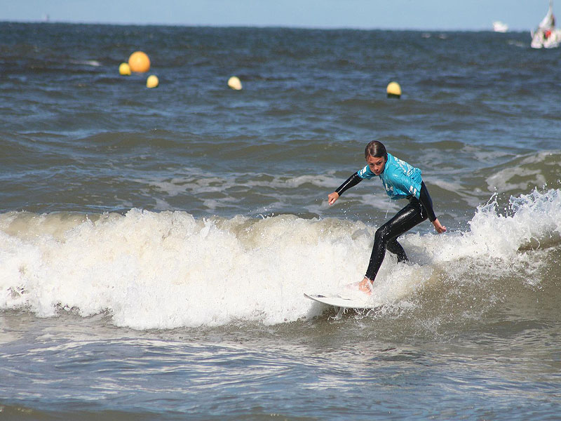 surf vagues trouville sur mer - ©© Christine Duhaut surf vagues trouville sur mer - ©© Christine Duhaut