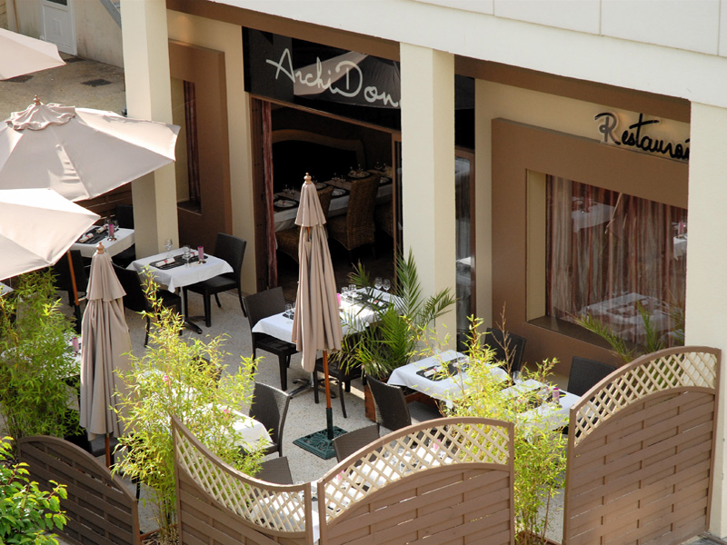 Hôtel des Quatrans - Caen - terrasse du restaurant - ©Hôtel des Quatrans - Caen Hôtel des Quatrans - Caen - terrasse du restaurant - ©Hôtel des Quatrans - Caen