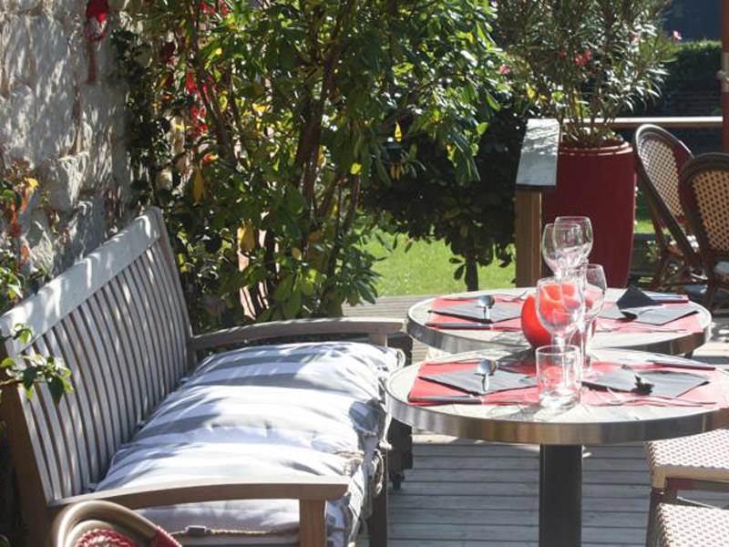 terrasse-jardin-bistrot-pti - ©Le P'tit Beaumont terrasse-jardin-bistrot-pti - ©Le P'tit Beaumont